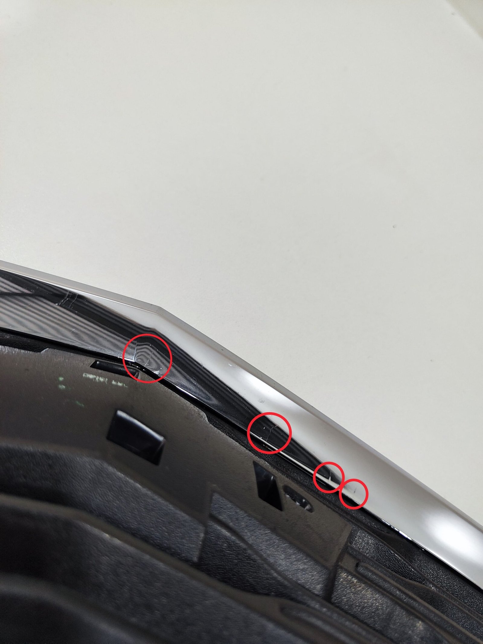 Grade Superior Dianteira Cruze Sedan Lt 2017 até 2019 Avaria - Imagem 9