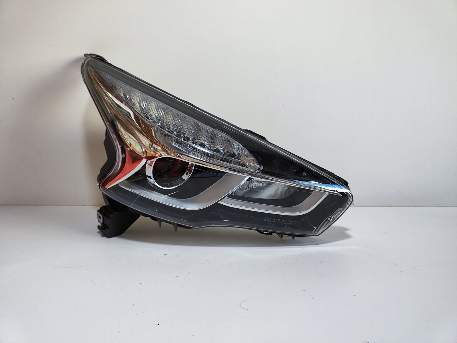 Farol Lado Direito Tiggo 7 Txs 2019 A 21 Avaria Léia Anúncio - Imagem 2