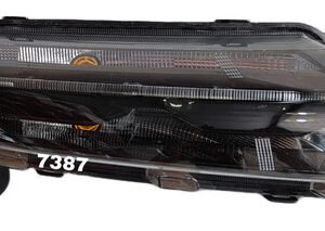 Farol Direito Com Led Kwid 2023 Até 2024 Avaria Léia Anúncio