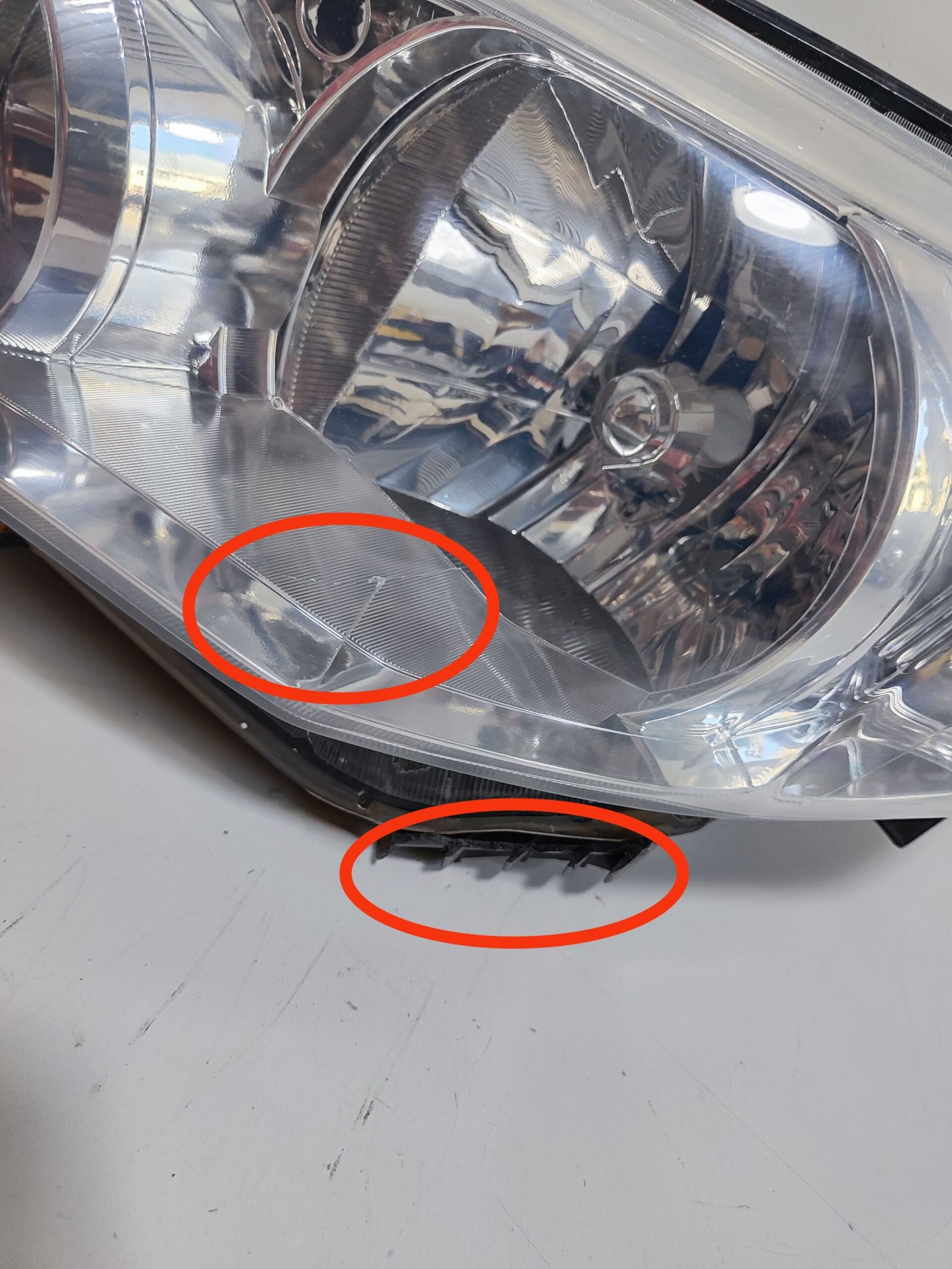 Carcaça Farol Lado Esquerdo Corolla 2012 Ate 14 Arteb Avaria - Imagem 5