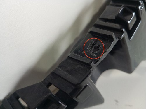 Suporte Dianteiro Direito Tracker 2017 Até 2019 Avaria Léia - Imagem 4