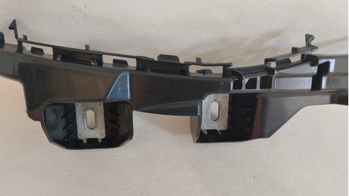 Suporte Esquerdo Traseiro Mercedez C200 2015 Ao 20 Orig Leia - Imagem 4
