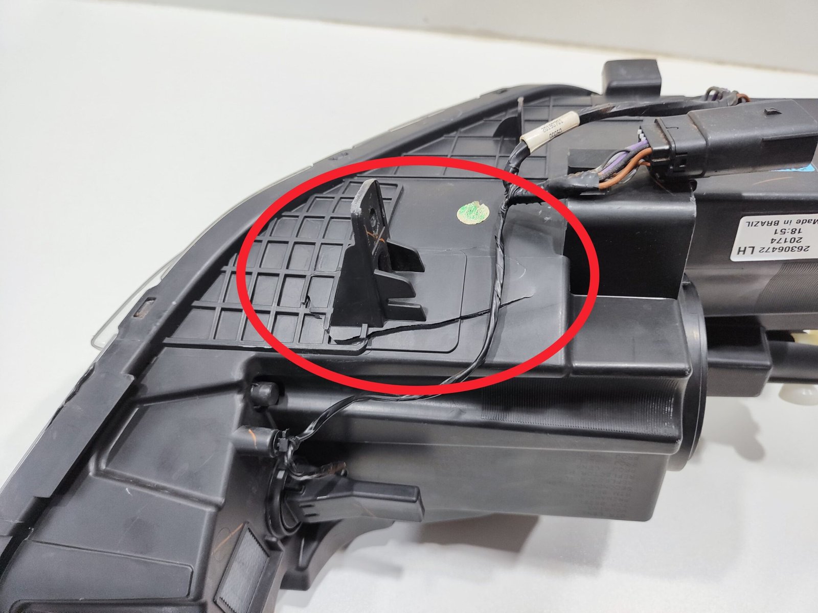Farol Lado Esquerdo Tracker 2020 Ate 24 Avaria Léia Anúncio - Imagem 8