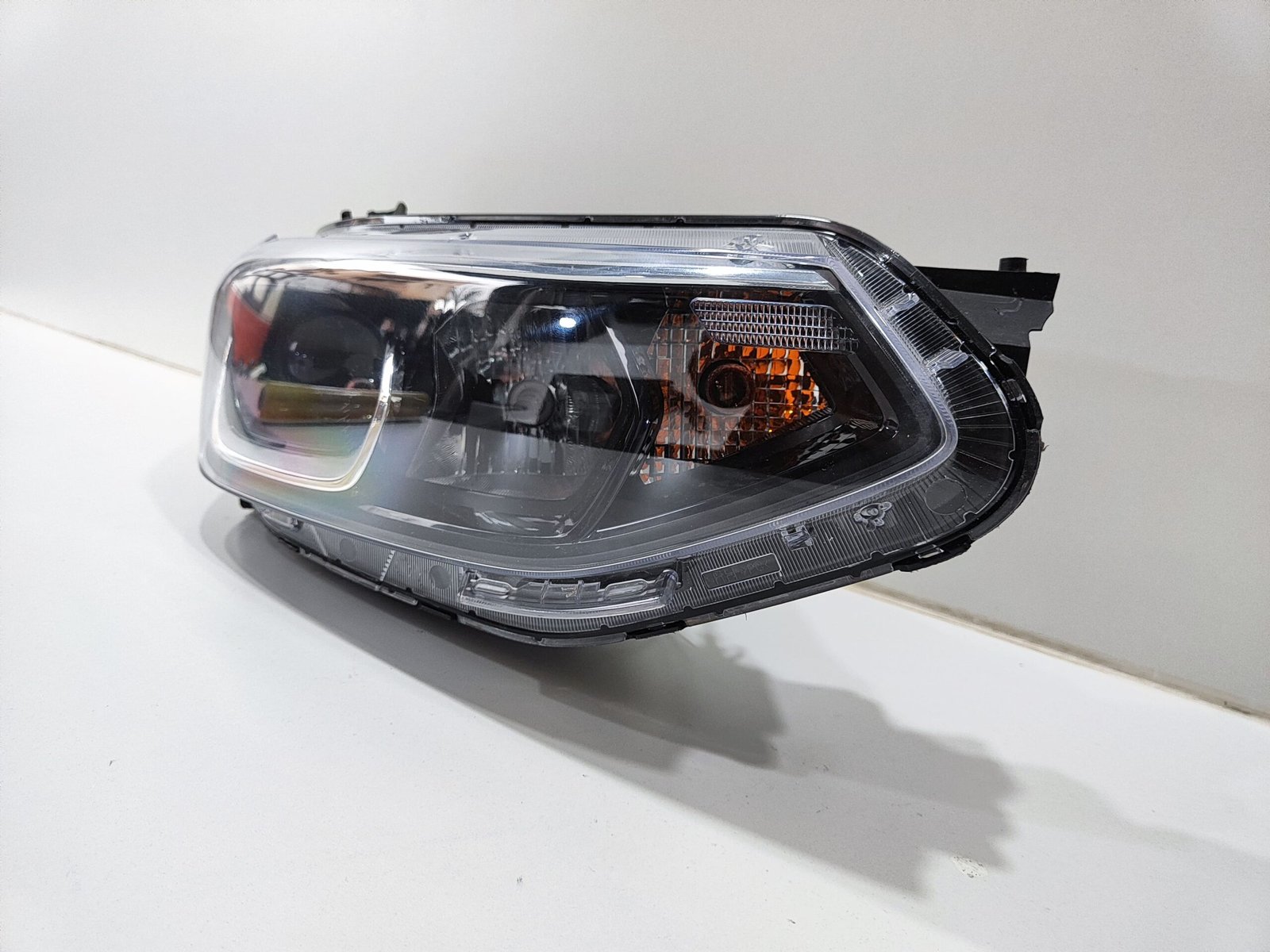 Farol Lado Direito Tracker 2020 Até 24 Avaria Léia O Anúncio - Imagem 3