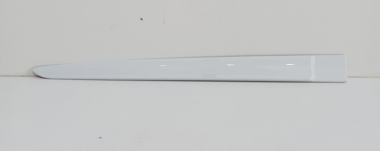 Friso Lateral Porta Traseira Direita Tracker 2020 A 24 Léia - Imagem 2
