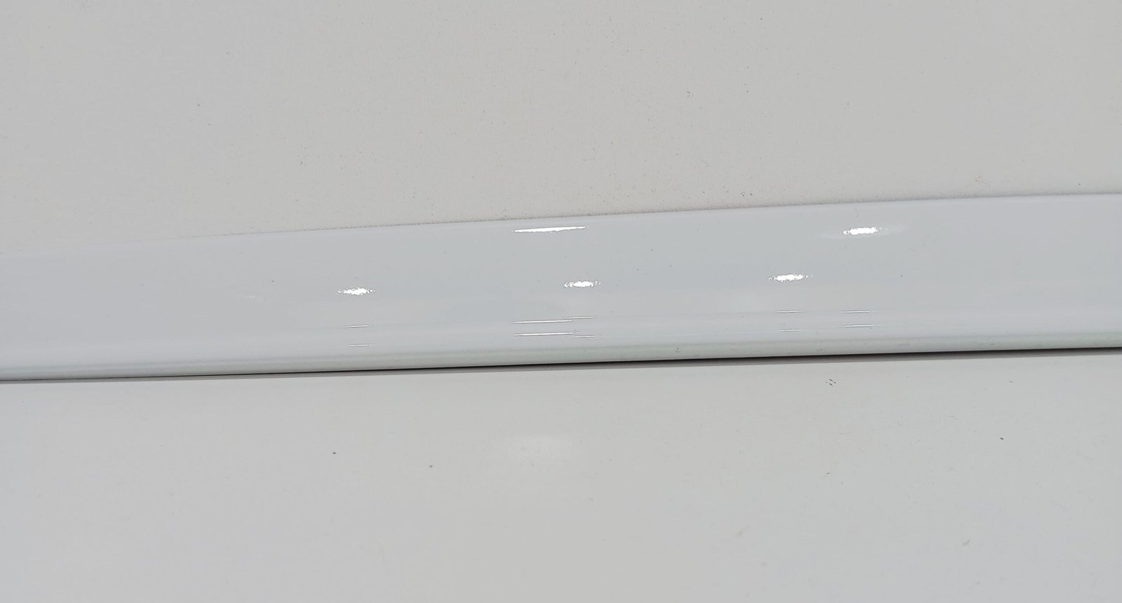 Friso Lateral Porta Traseira Direita Tracker 2020 A 24 Léia - Imagem 4