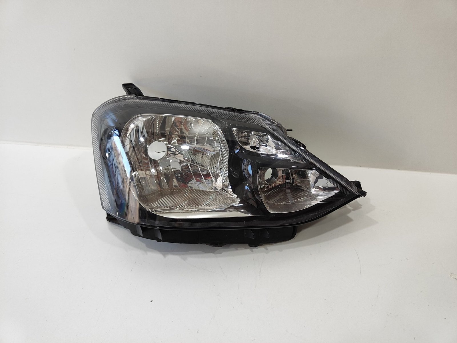 Farol Lado Direito Etios X Plus 2018 Ate 20021 Avarias Léia - Imagem 4