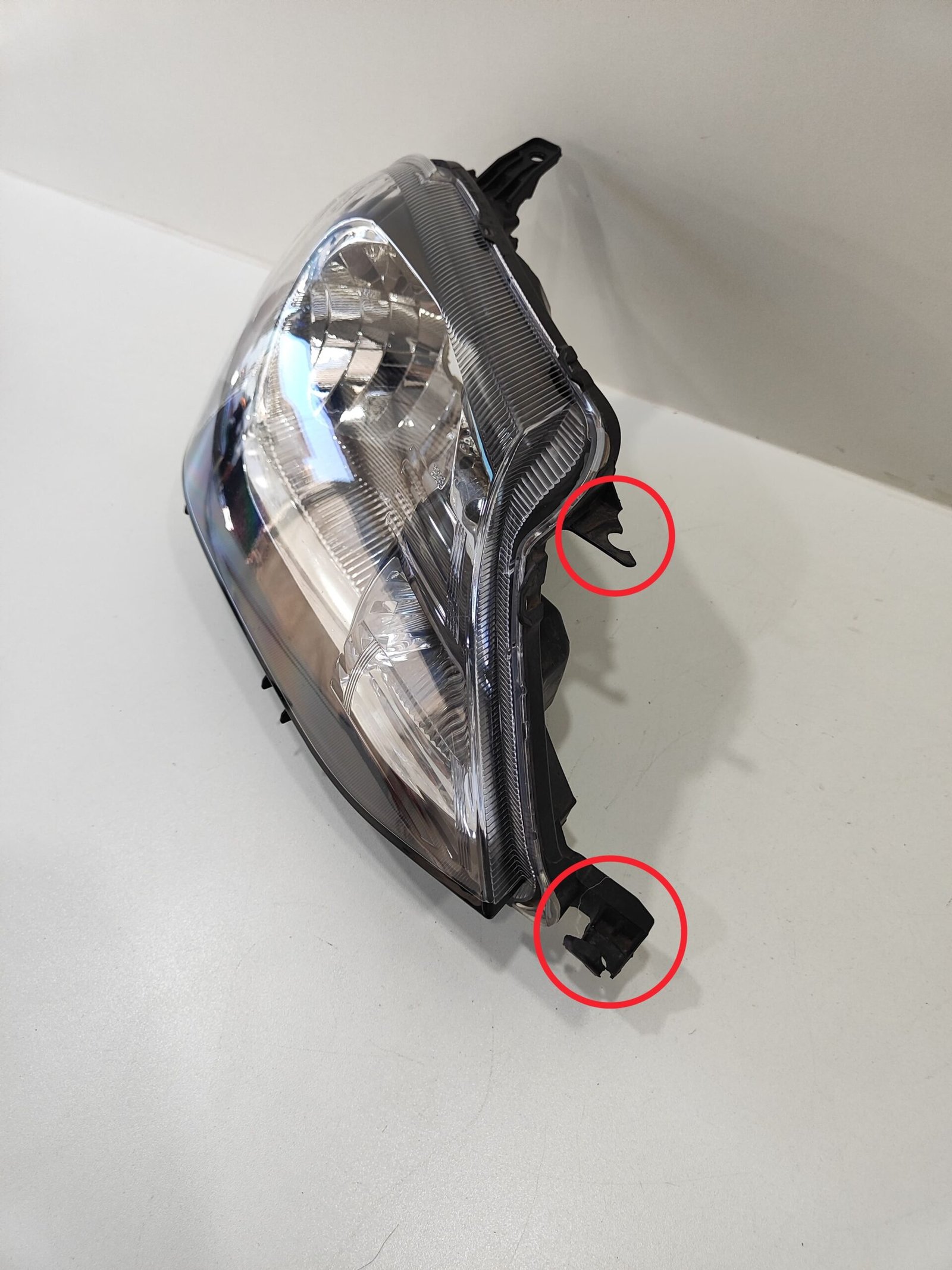 Farol Lado Direito Etios X Plus 2018 Ate 20021 Avarias Léia - Imagem 5